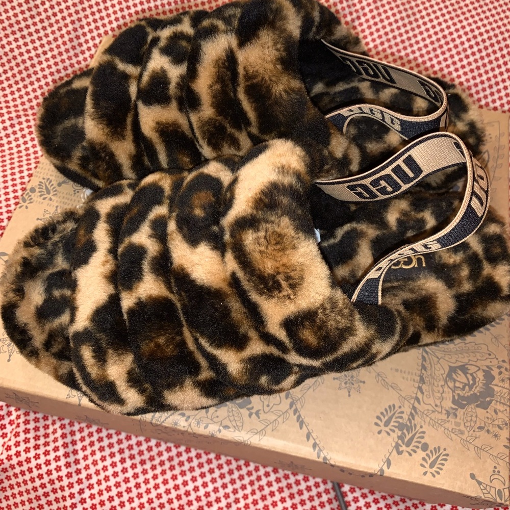 UGG Fluff Yeah Leopard Print Slides Size 8 Womens